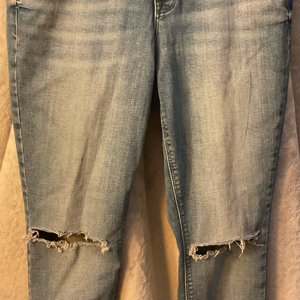 Old Navy Light Blue Distressed Ankle Jeans